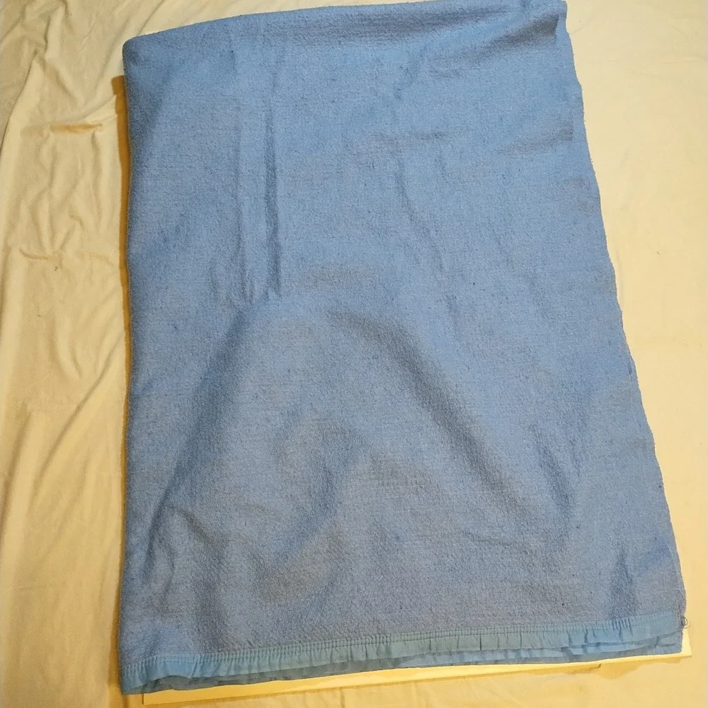 Vintage Light Blue Acrylic Blanket Silk Trim Twin‎ 90x72